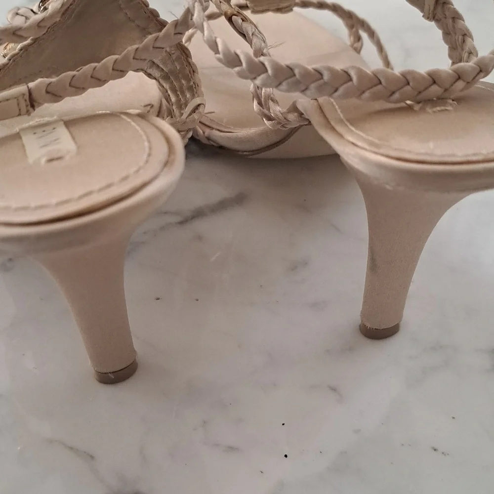 Shoe - Picture 3 of 5